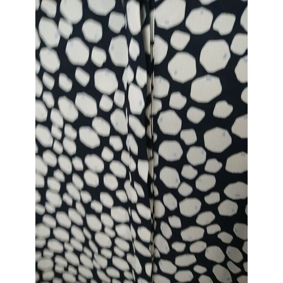 Lane Bryant Woman 18 Blouse Black White Blue V Neck Button Front Office Wear - Picture 7 of 11